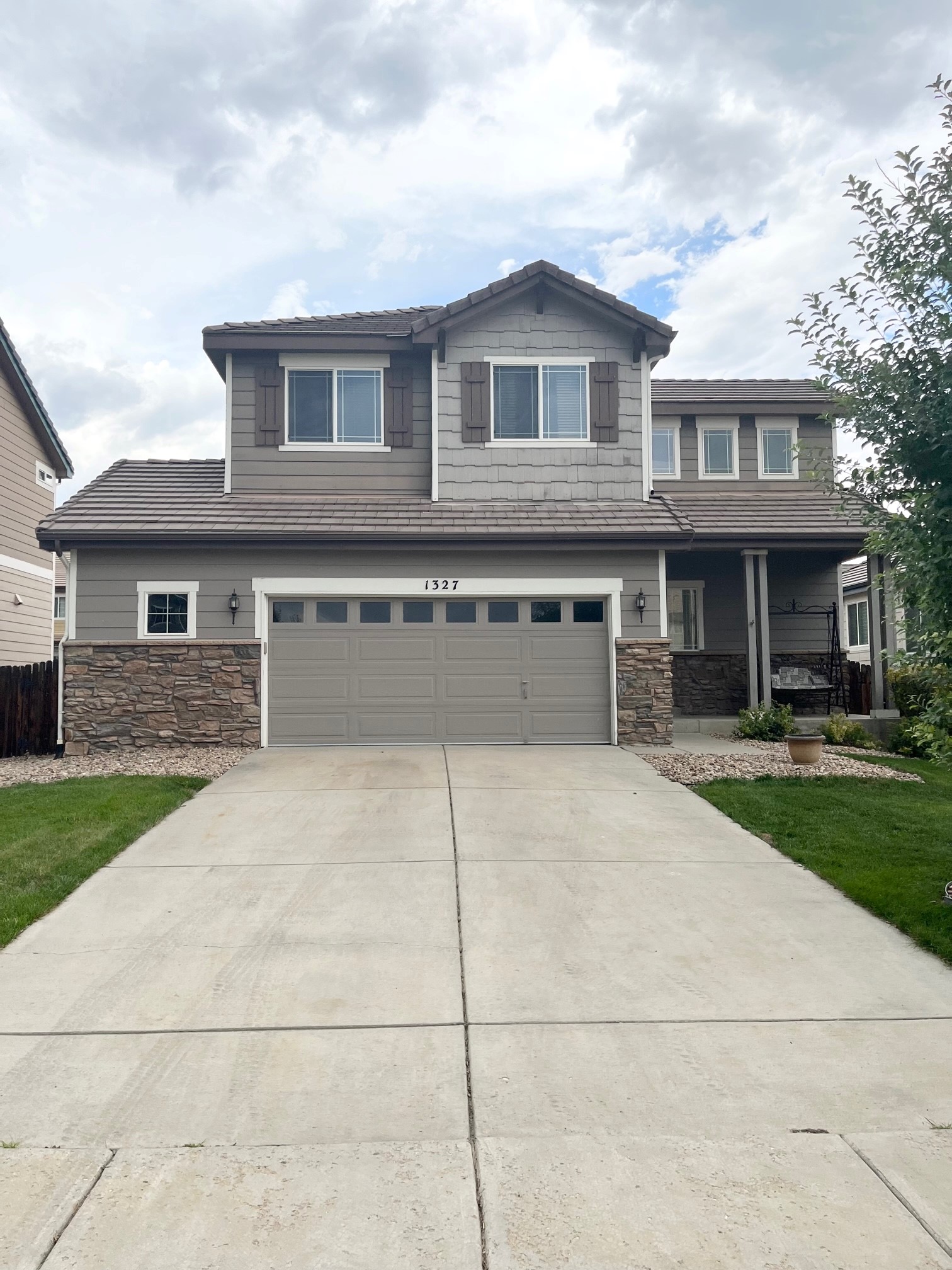 1327 Graham Circle